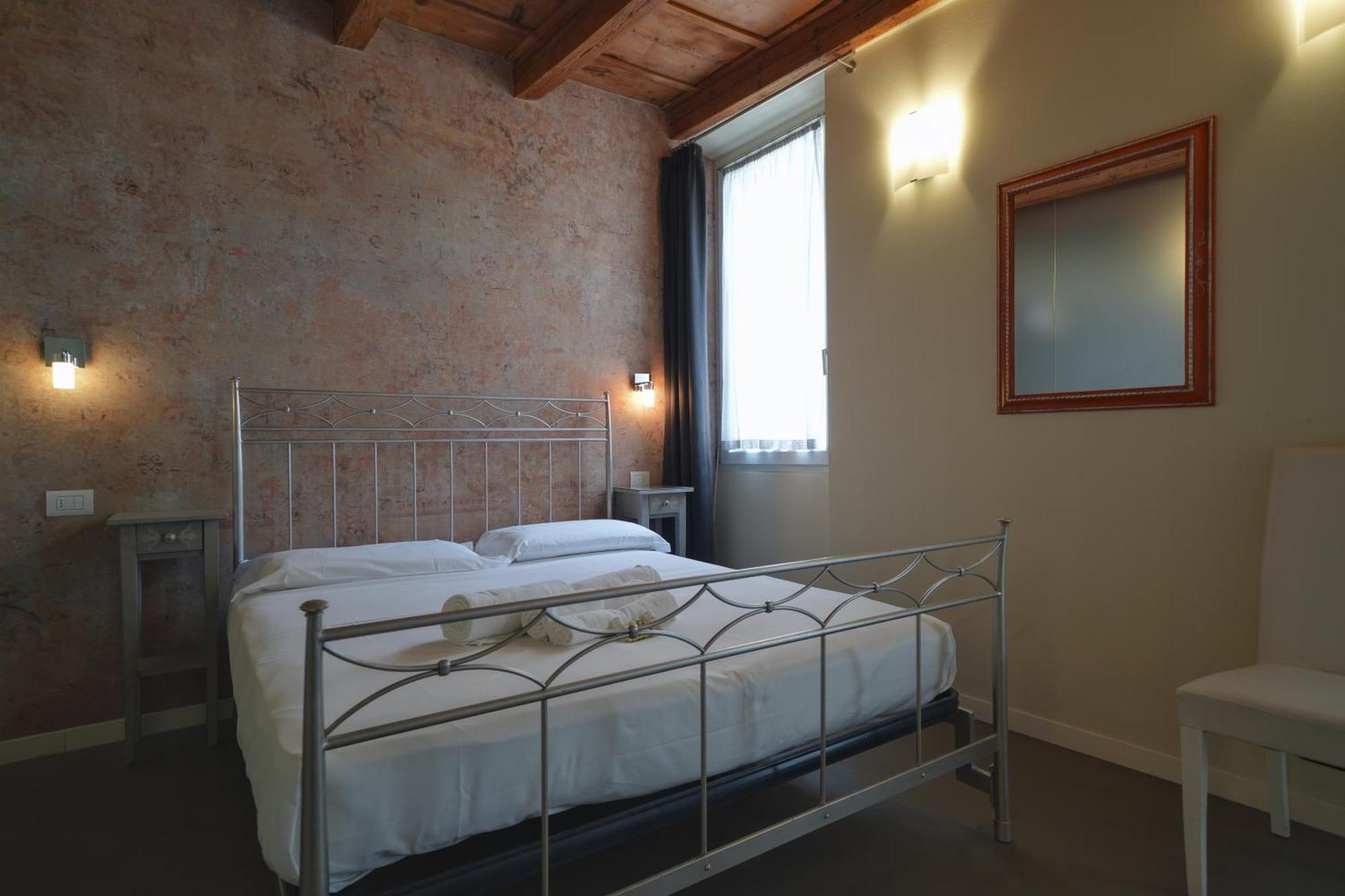 Palazzo Di Giulietta - Juliet'S Palace Верона Екстериор снимка