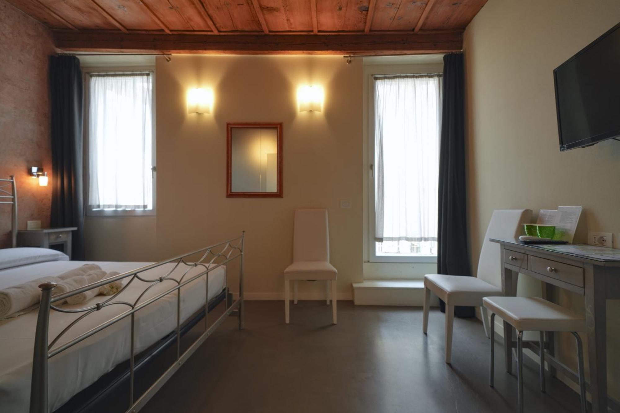 Palazzo Di Giulietta - Juliet'S Palace Верона Екстериор снимка