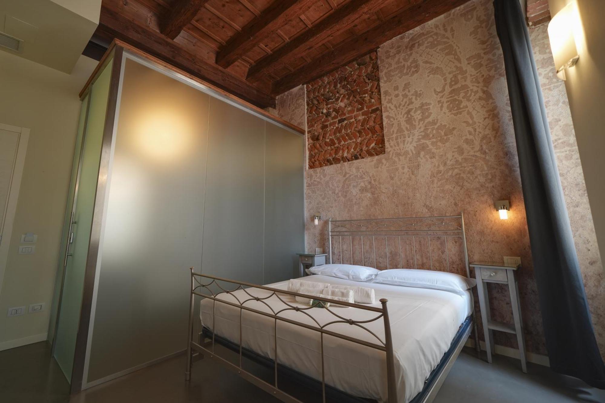 Palazzo Di Giulietta - Juliet'S Palace Верона Екстериор снимка