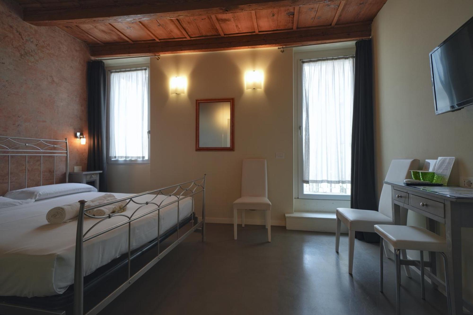 Palazzo Di Giulietta - Juliet'S Palace Верона Екстериор снимка