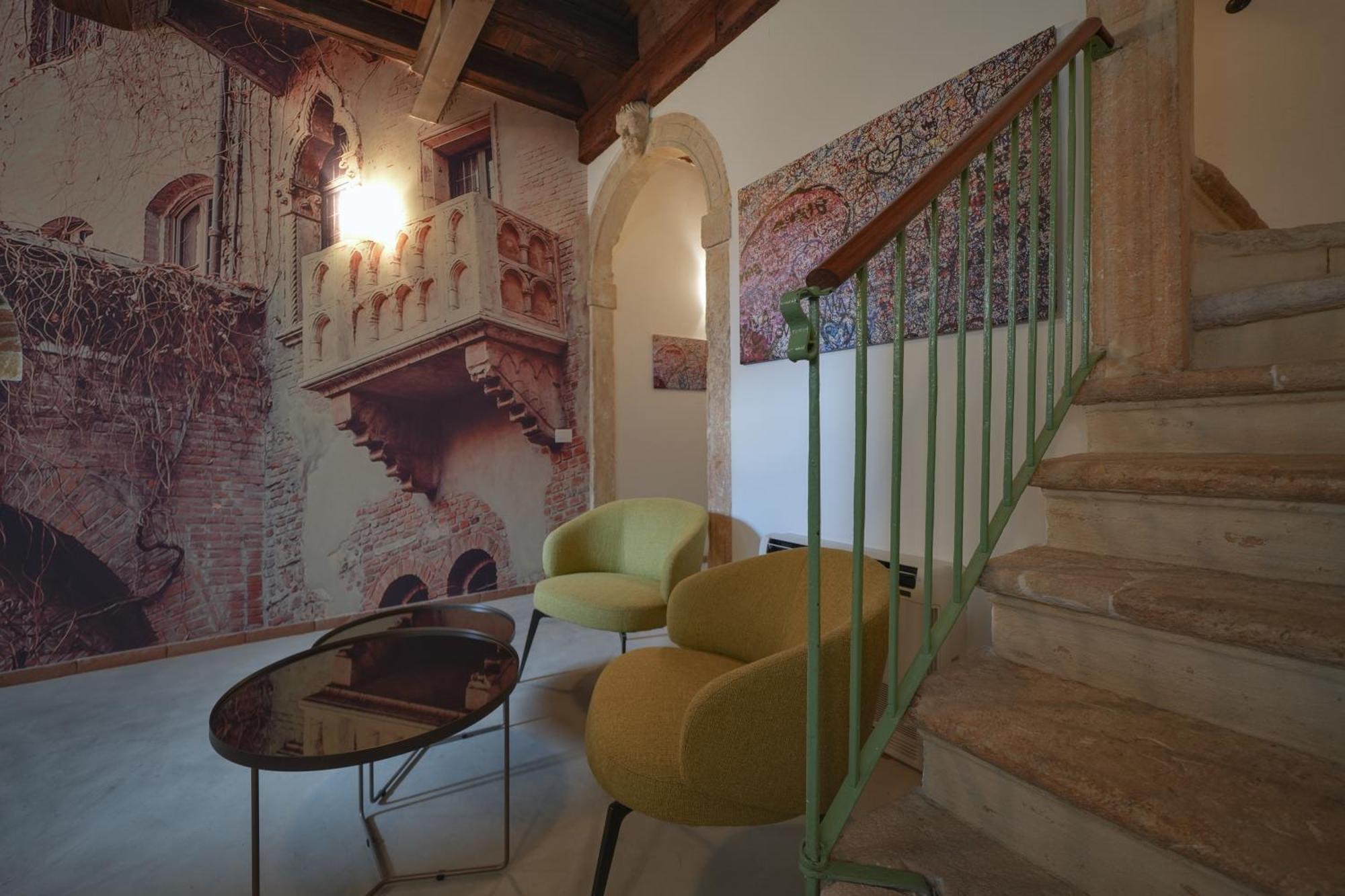 Palazzo Di Giulietta - Juliet'S Palace Верона Екстериор снимка